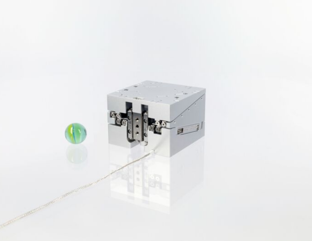 德国 SMARACT 位移台 型号 SLC-24180
